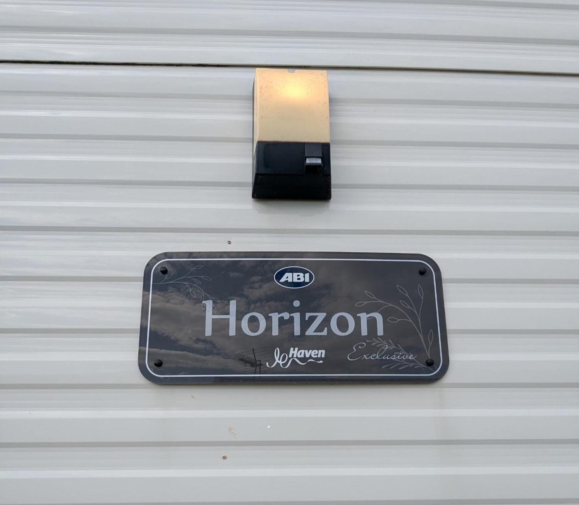 Holiday park Bright Modern Caravan With Partial Views Of Fleet Lagoon Haven Littlesea