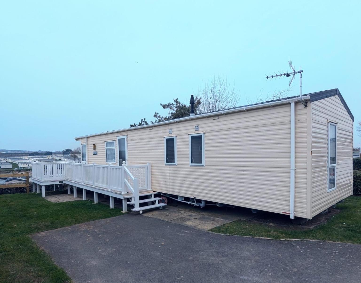 Beautiful Luxury Caravan Haven Littlesea Stunning Views Sleeps 6 *