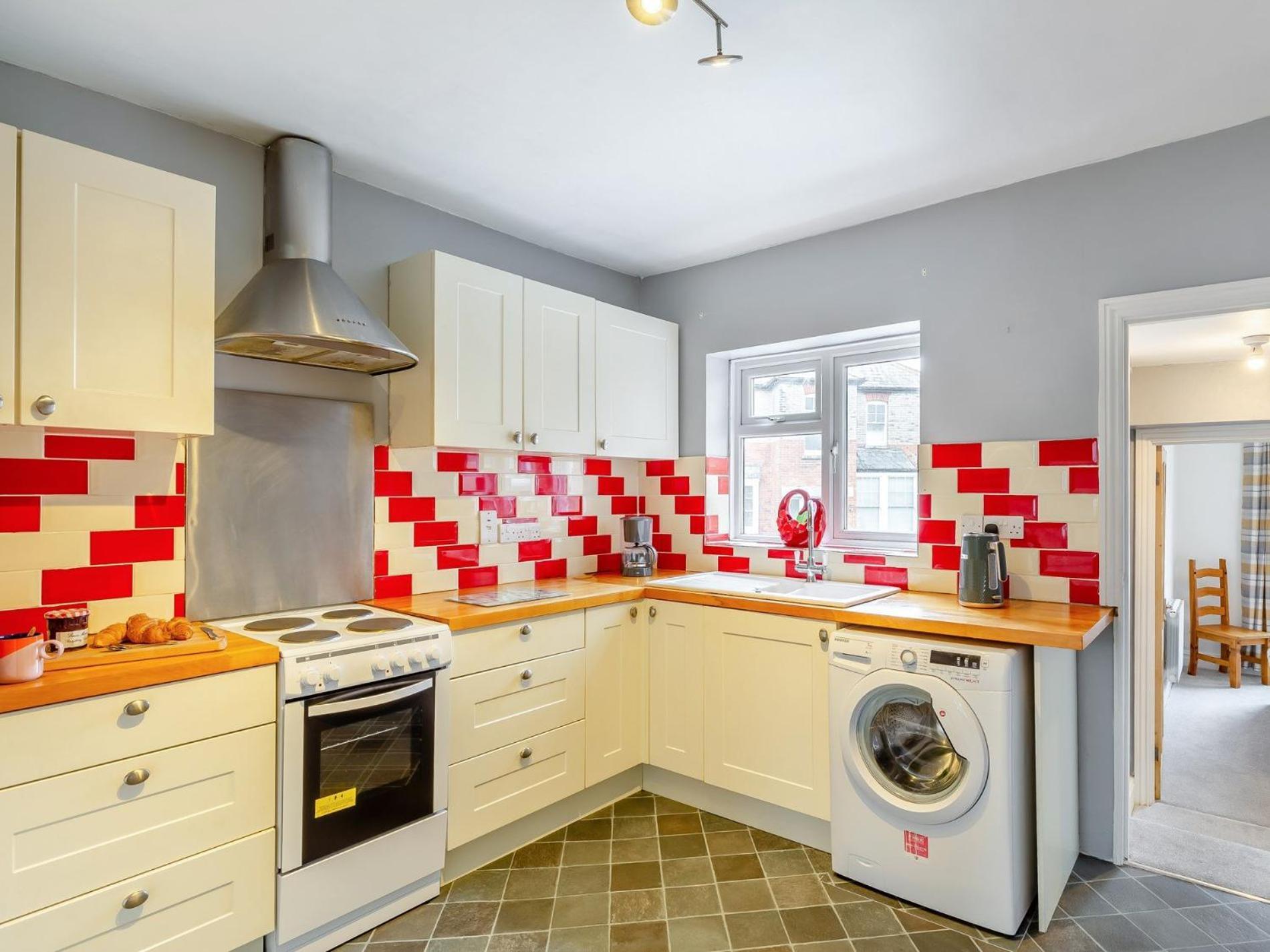 Holiday home 2 Bed In 93560