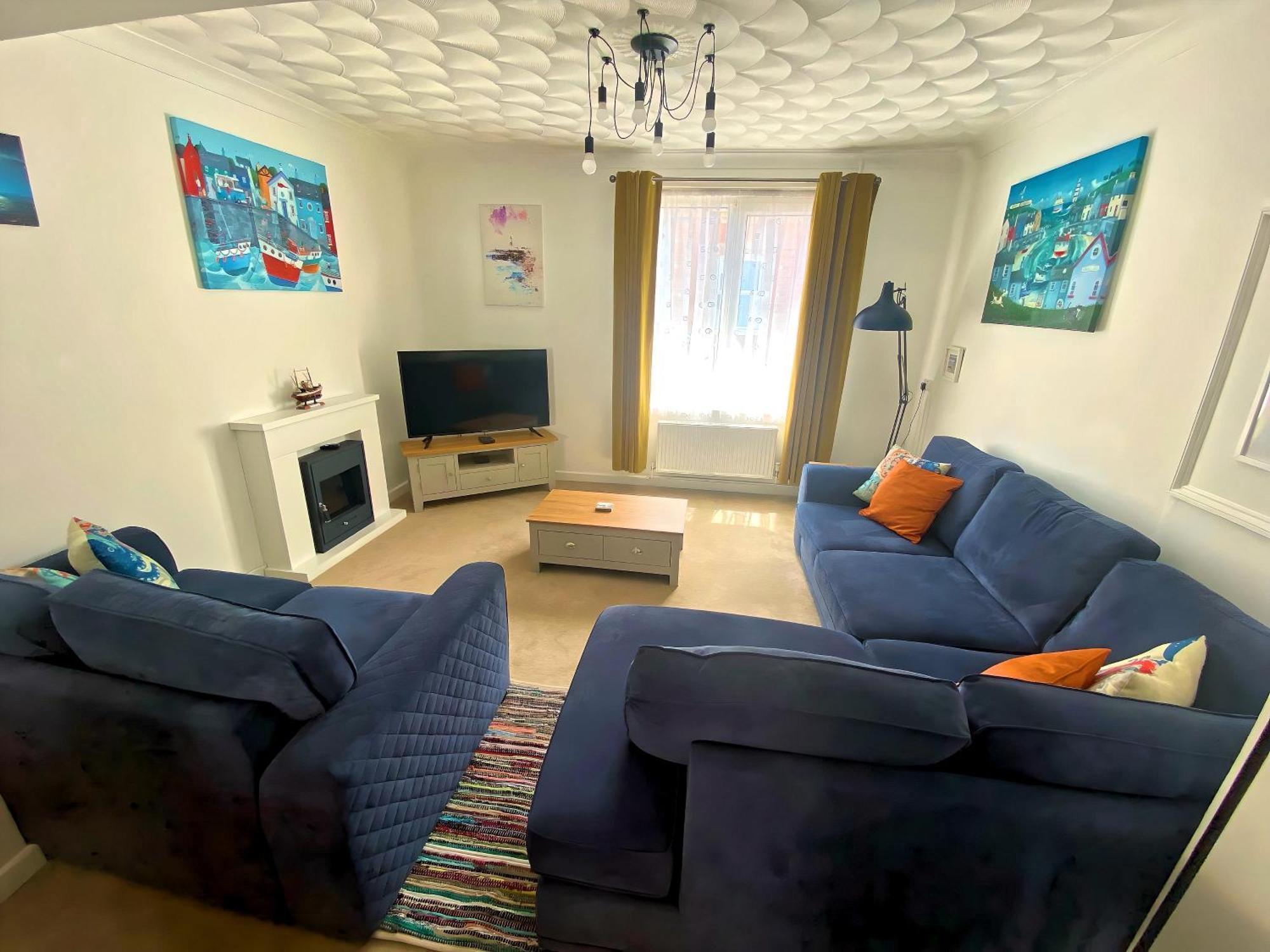 Pebbles Family Friendly 2 Mins From Holiday home *