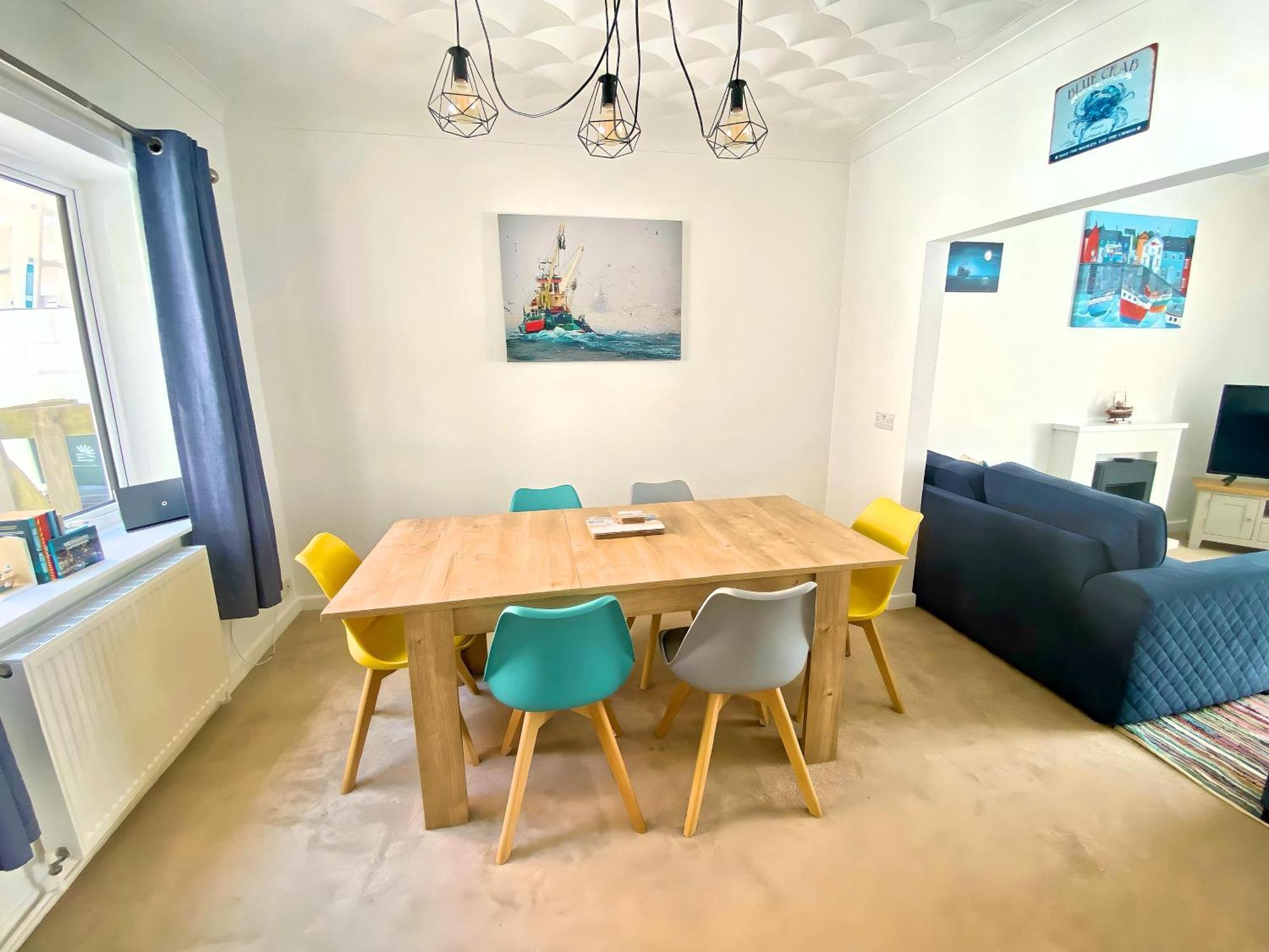 Pebbles Family Friendly 2 Mins From