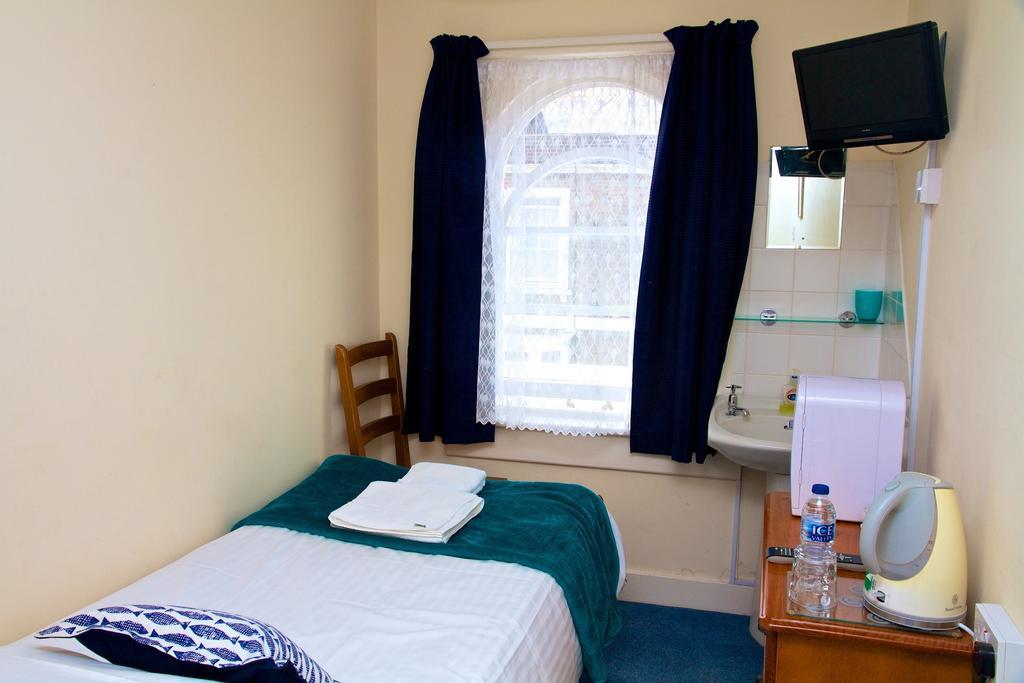 Alverstoke Bed & Breakfast