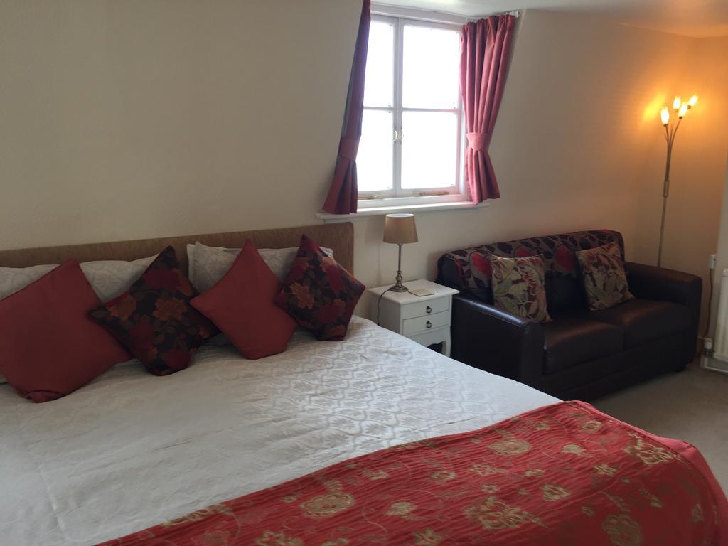 The Chatsworth 2*