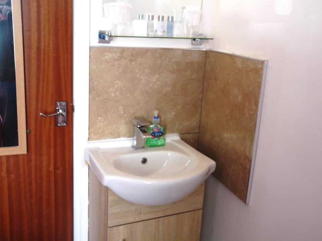 Guest house Aaran House 3*