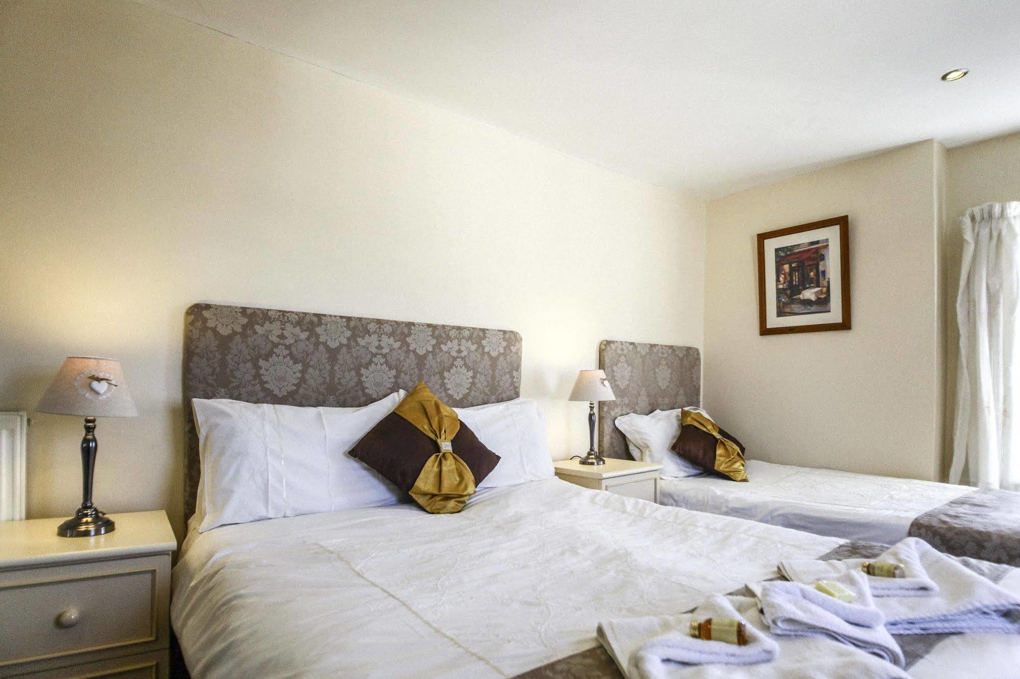 The Jubilee East - With Facilities & Smokehouse - Newly Refurbished Facilities Weymouth