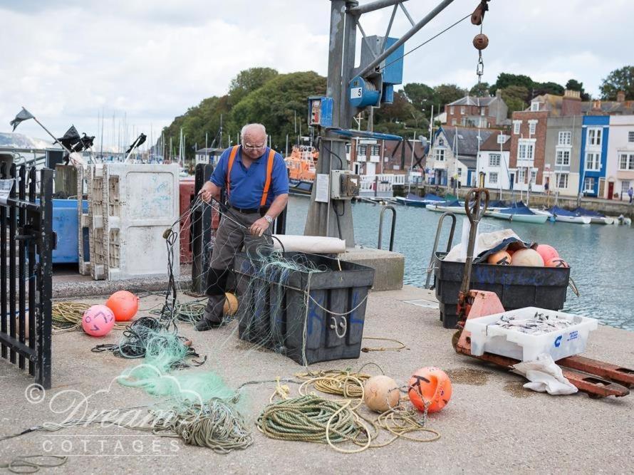 View 3 * Weymouth