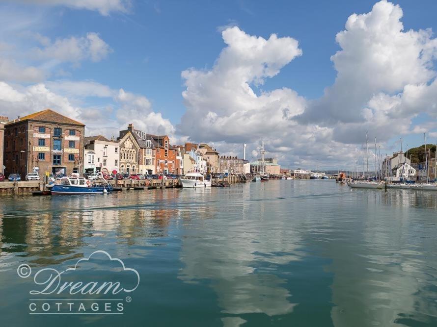 Harbour Edge * Weymouth