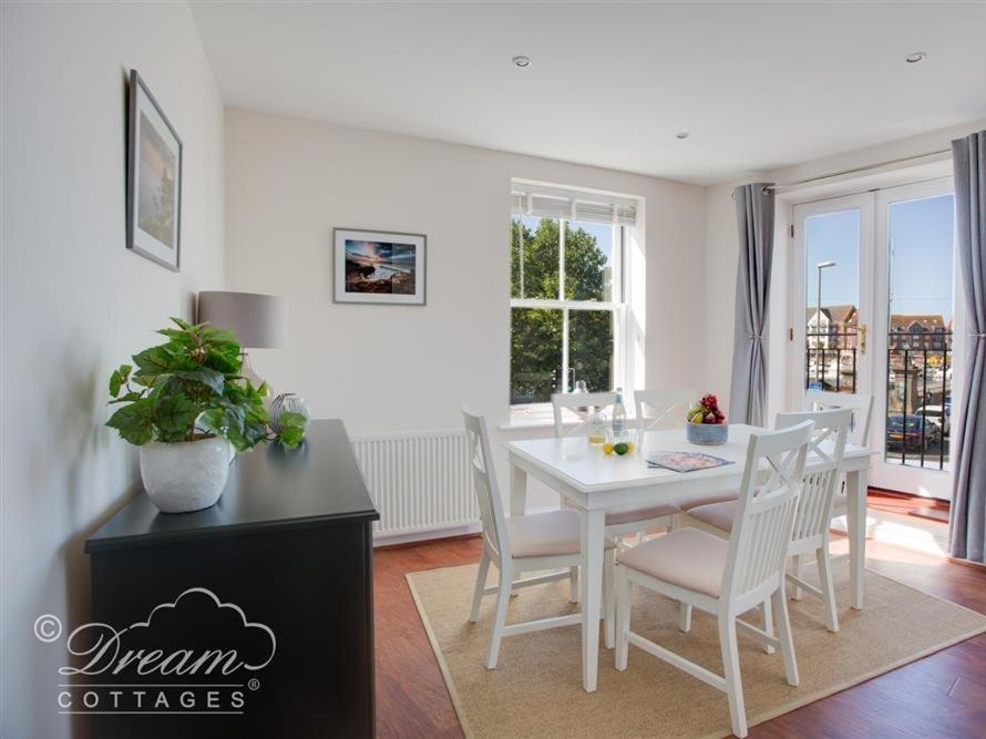 Marina Vista Weymouth