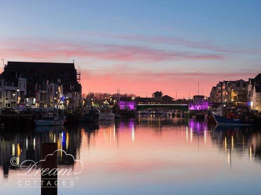 Harbour Edge *
