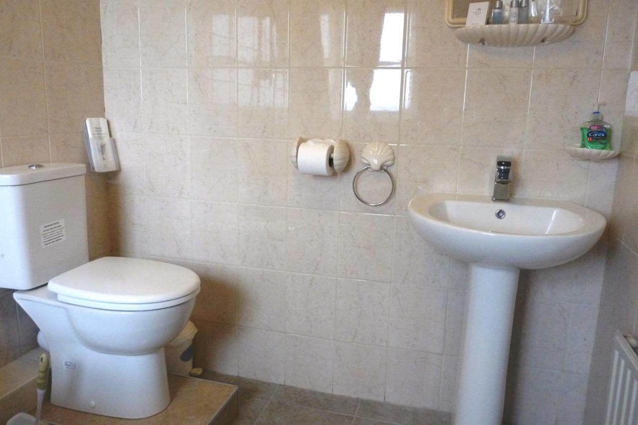 Aaran House 3*