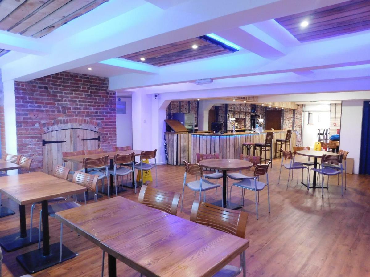 The Jubilee West- With Facilities & Smokehouse - Newly Refurbished Facilities