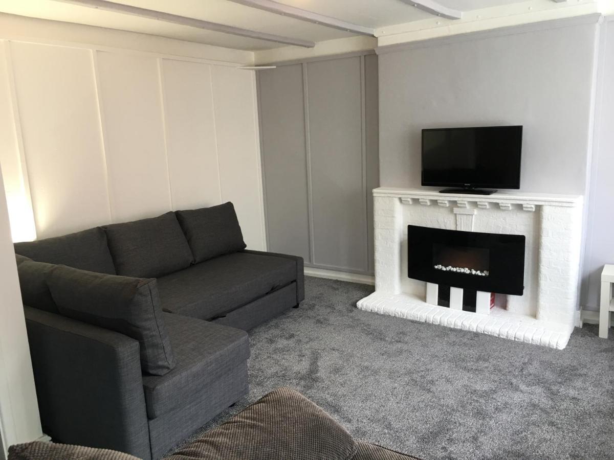 Ocean Apartment, 50 Yds To Beach, Sleeps 10