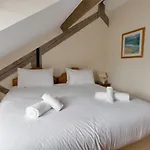 George\'S House