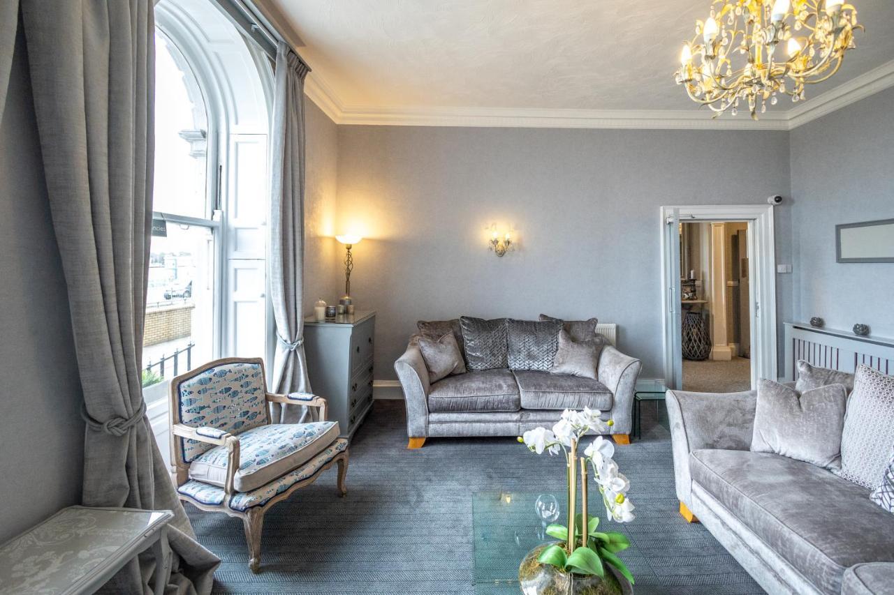 Bed & Breakfast Gloucester House 5*