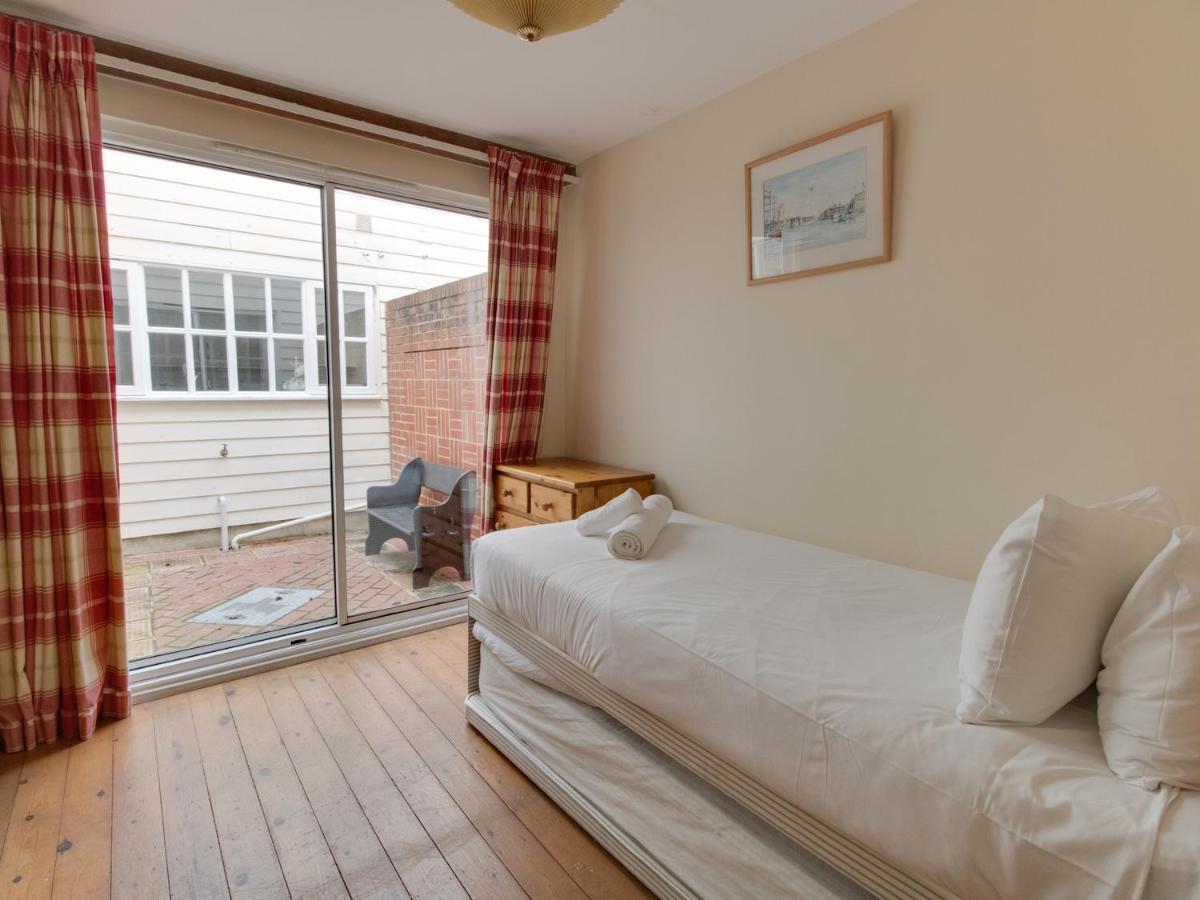 George's House * Weymouth
