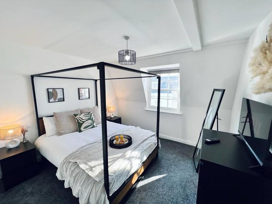 2 Bed Harbourside Penthouse With Hot Tub & Stunning Roof Terrace * Weymouth