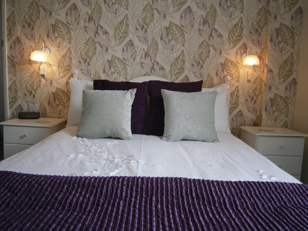 Seasons 2* Weymouth