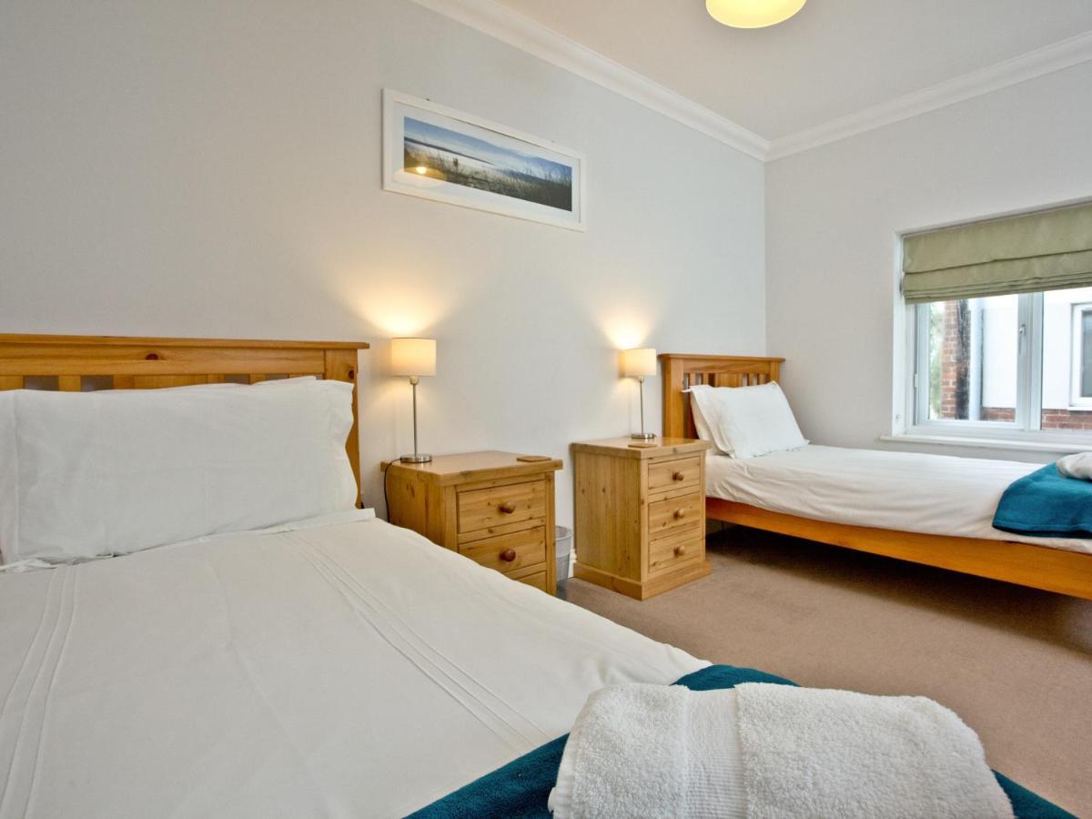 3 - Catherine House Weymouth