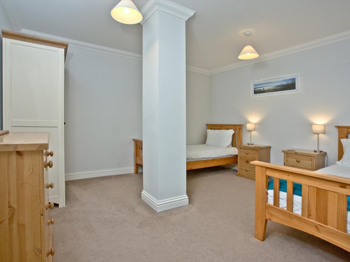 3 - Catherine House * Weymouth