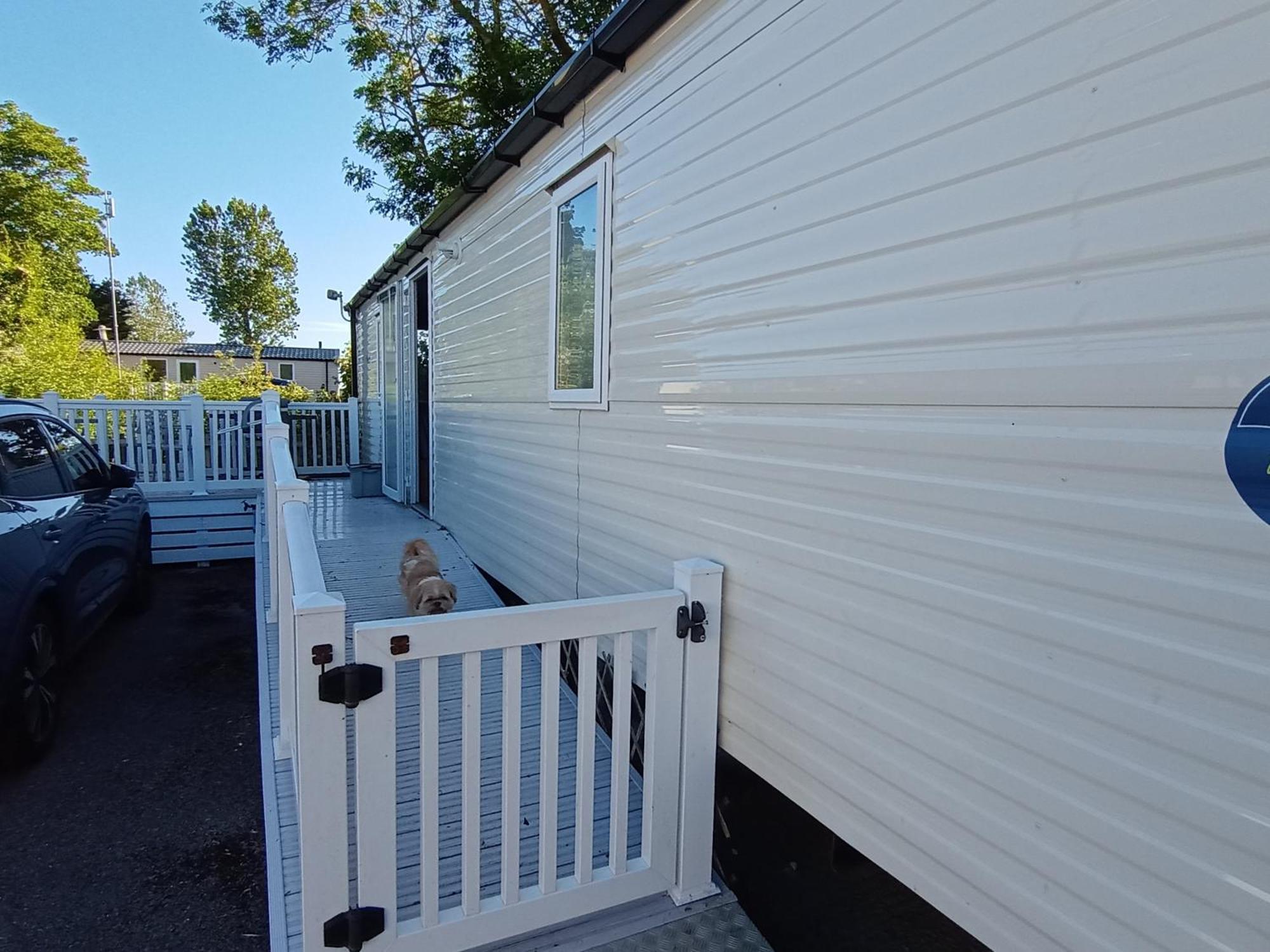 Comfortable Family Caravan In Holiday home