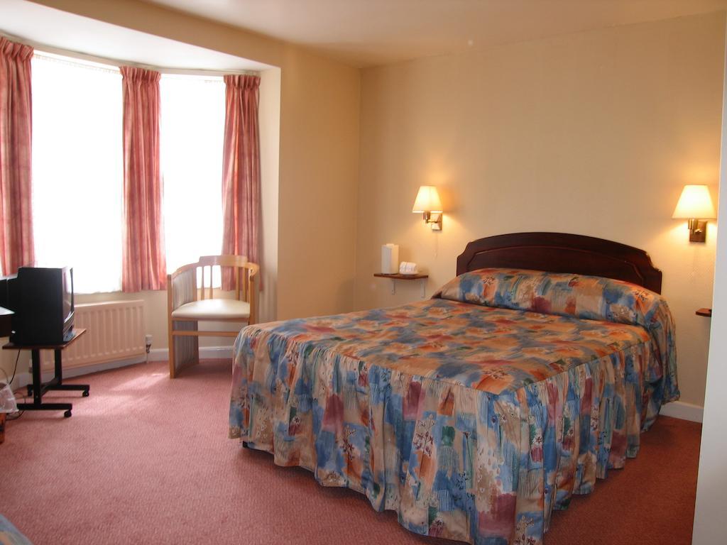 Central Hotel 2*