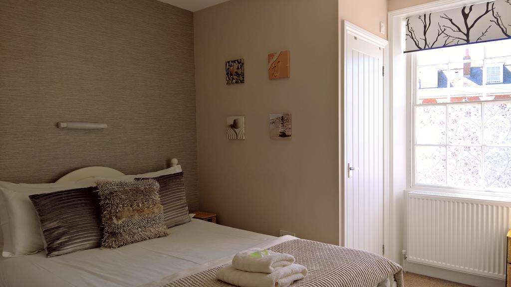 Guest house Seasons Weymouth